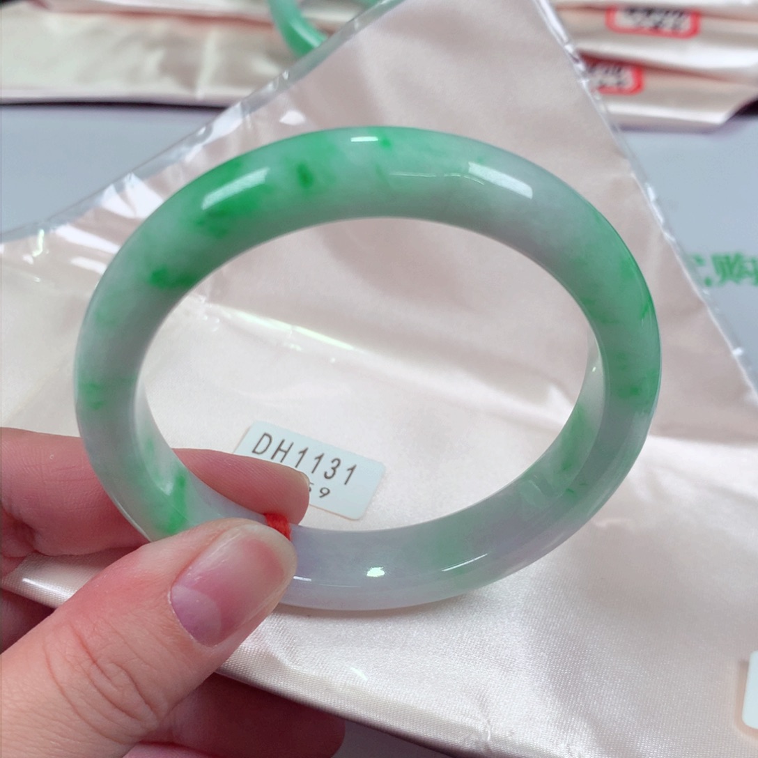 翡翠手镯未镶嵌58 59圈 1131