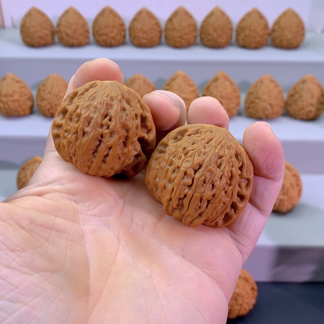 文玩核桃把件40全品原桩铁锤