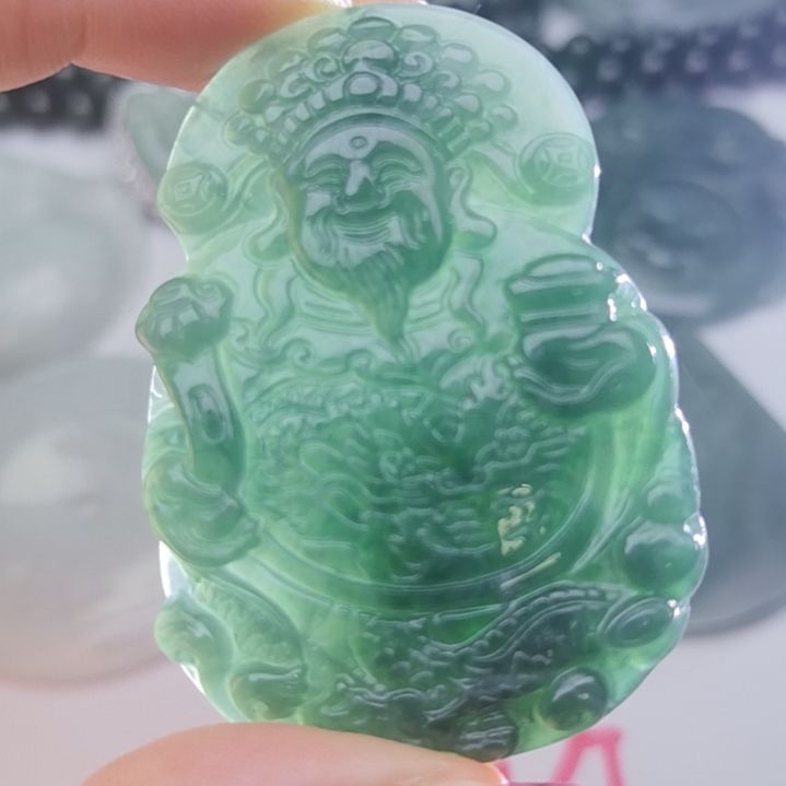 翡翠颈饰未镶嵌天然的A货翡翠多样性发货