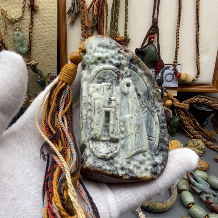 岫岩河磨玉（透闪石质玉）把件未镶嵌