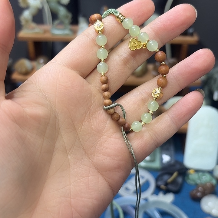 石英质玉未镶嵌颈饰