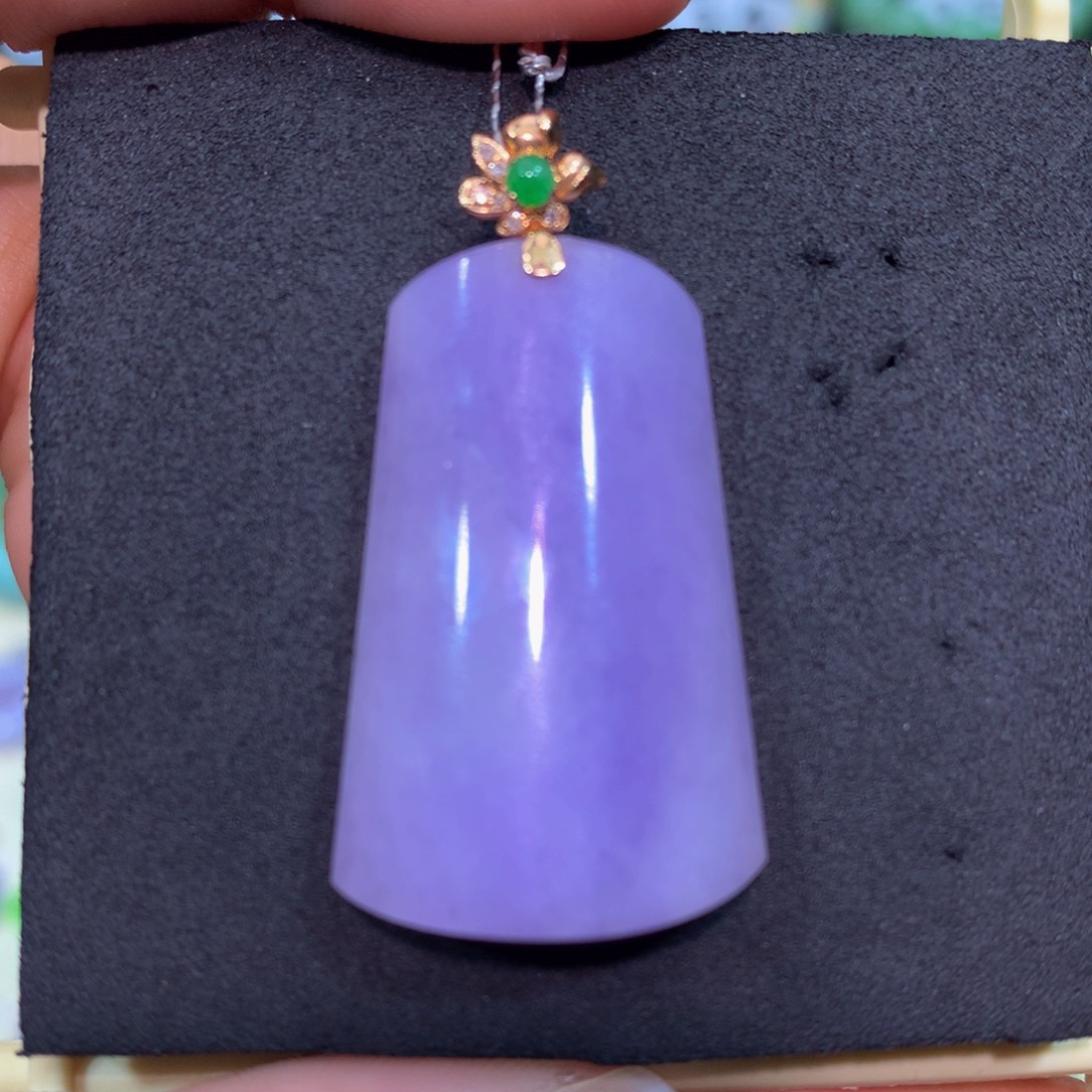 翡翠18K金镶嵌颈饰翡翠