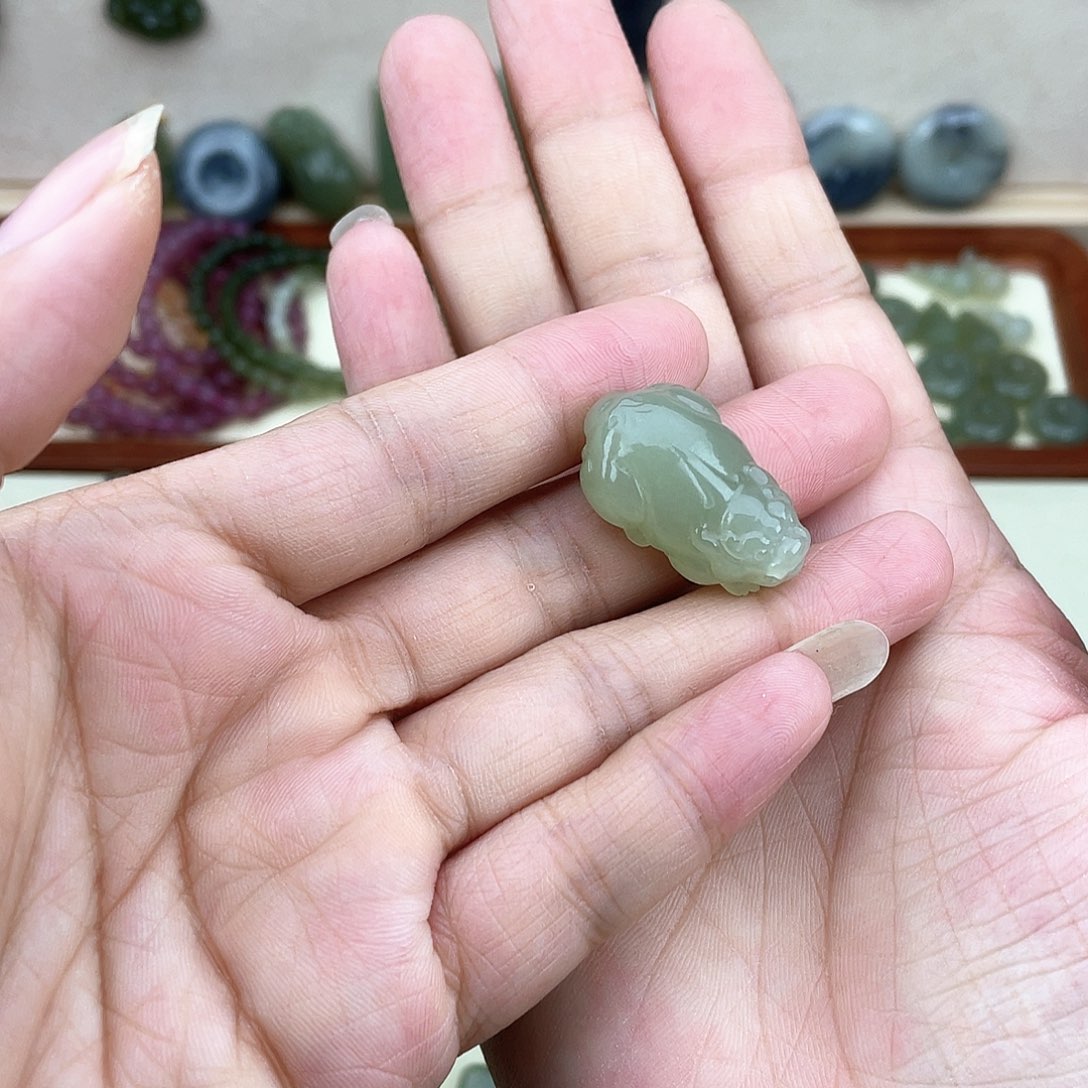 和田玉未镶嵌吊坠(不含链)