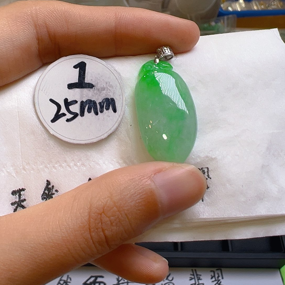 翡翠颈饰18K金镶嵌翡翠