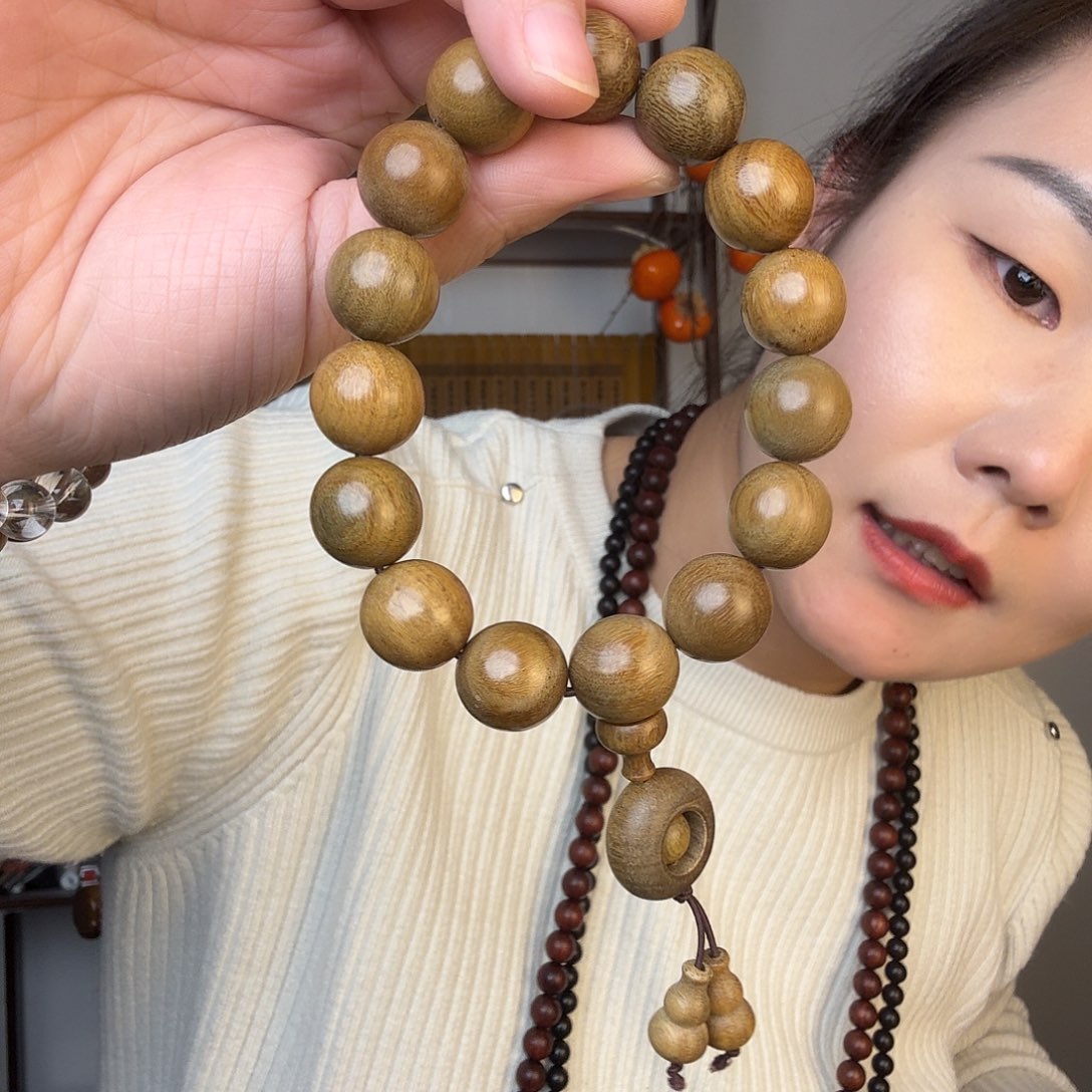 M***易绿檀哈哈哈哈哈哈哈