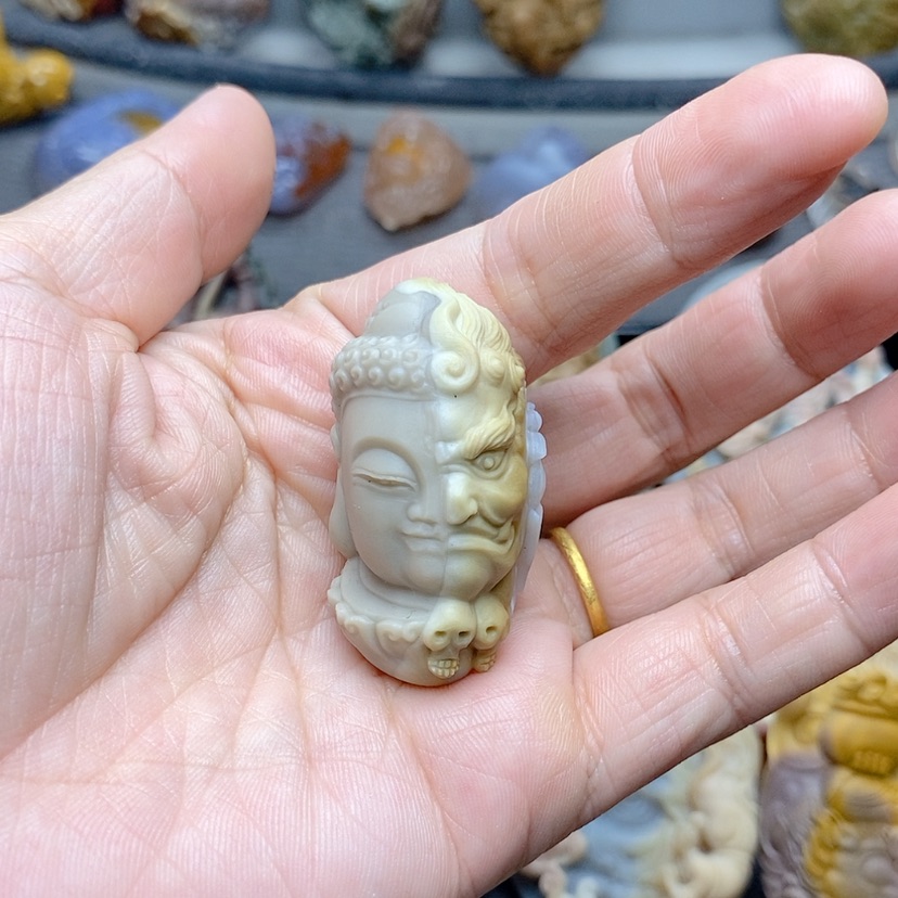 【闪购商品】定制石英质玉吊坠未镶嵌