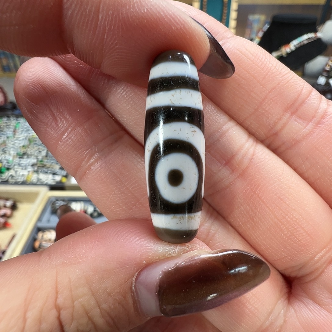玛瑙/玉髓未镶嵌珠宝半成品行运黑白如意两眼