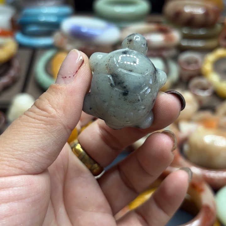 石英岩玉合金颈饰