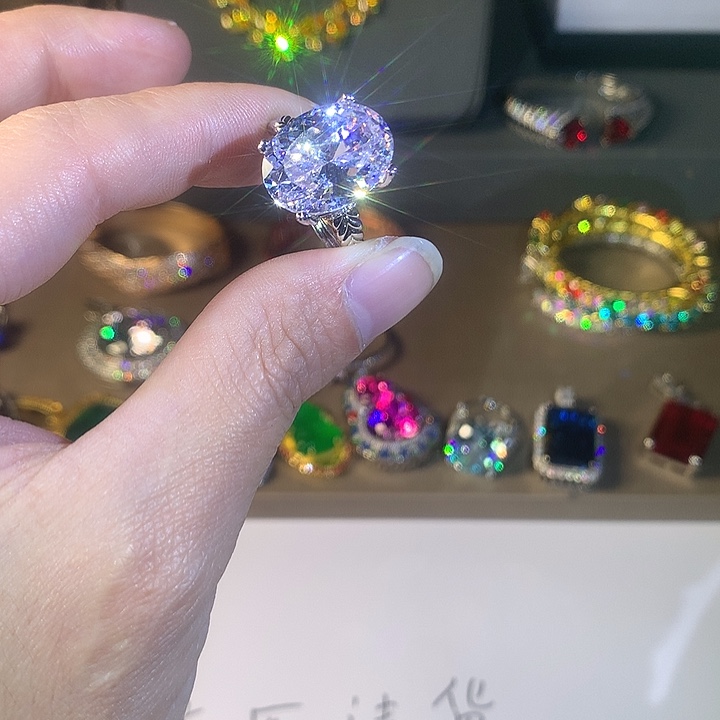 非金属54白色戒指。         