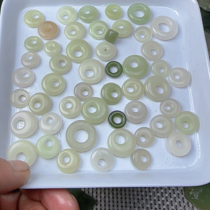 未镶嵌和田玉珠宝半成品