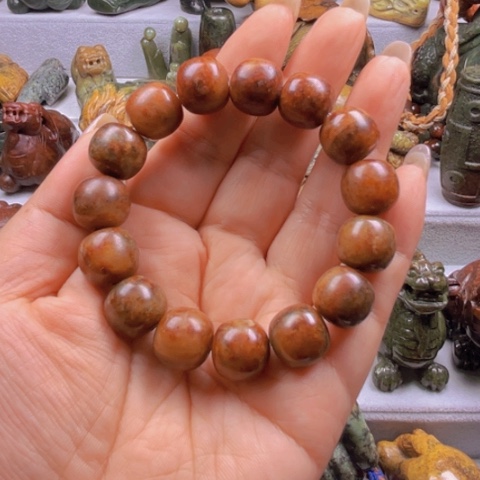 岫岩河磨玉（透闪石质玉）手串未镶嵌做**者