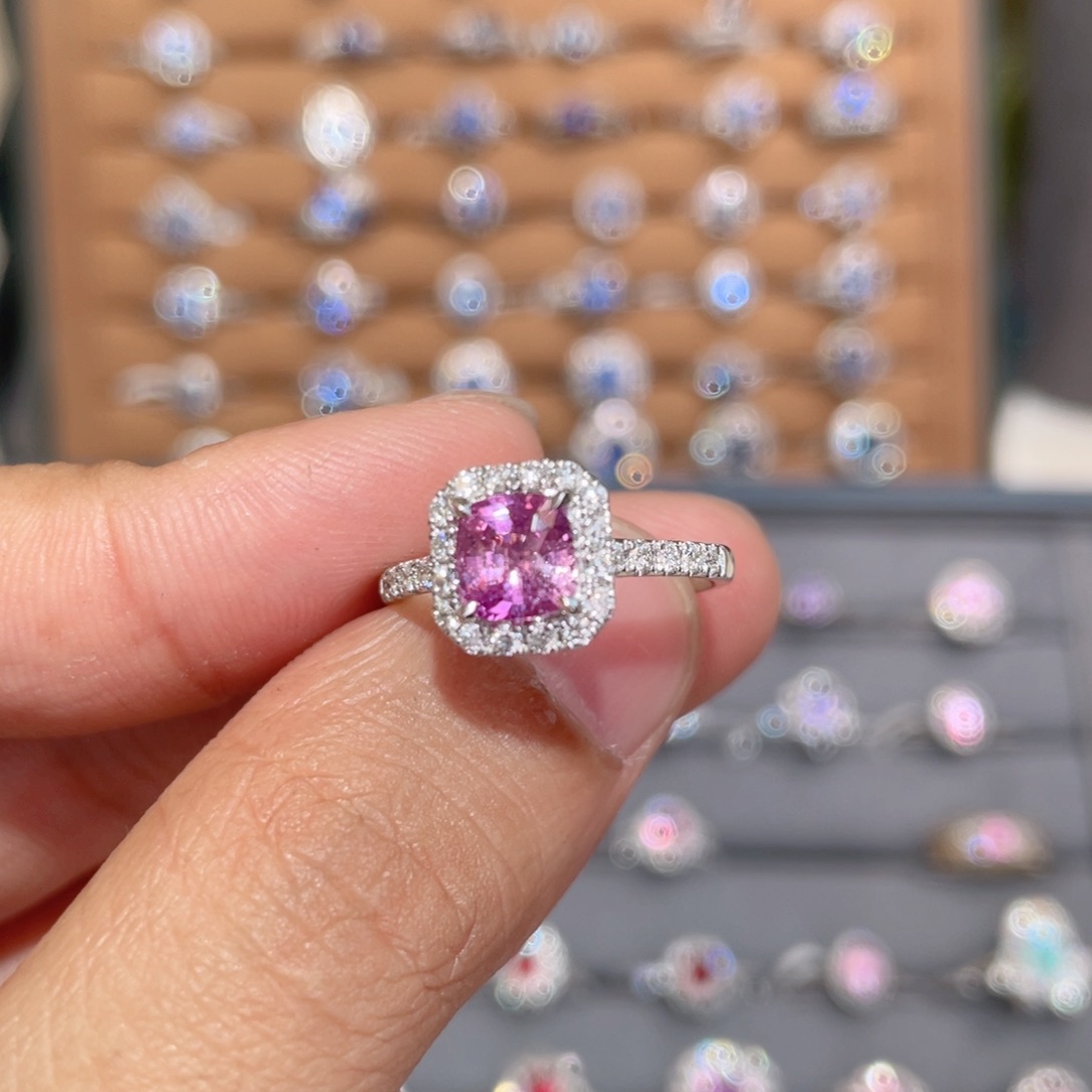 彩色蓝宝石戒指18K金镶嵌1.3ct 无烧帕帕