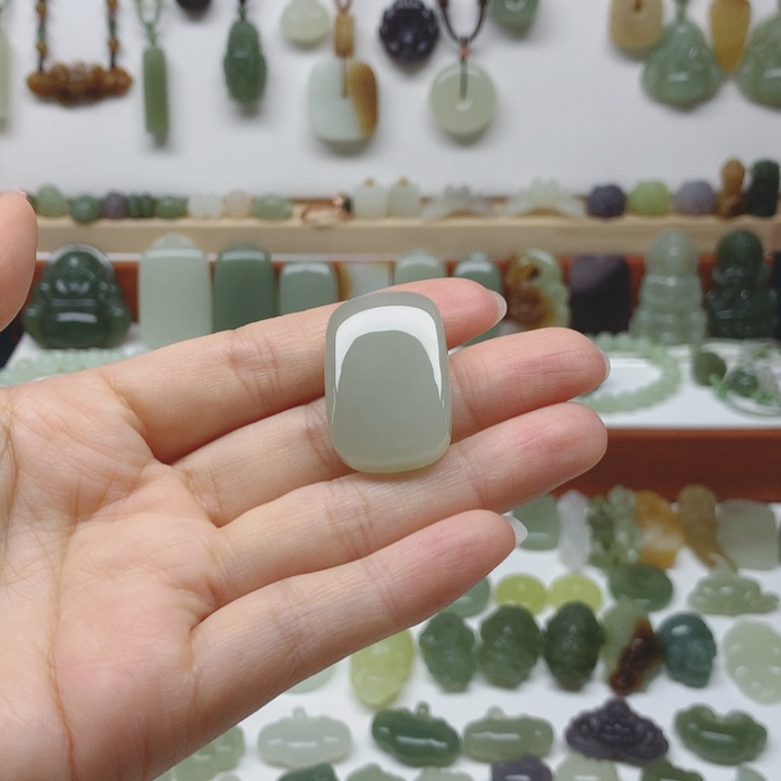 宁***桐和田玉未镶嵌颈饰