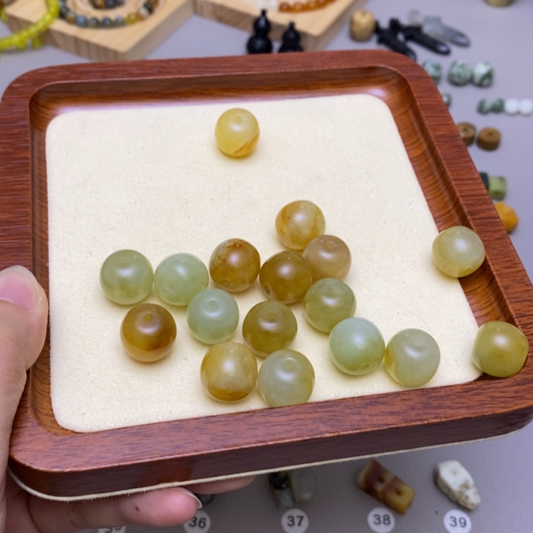 *****未镶嵌蛇纹石玉配饰