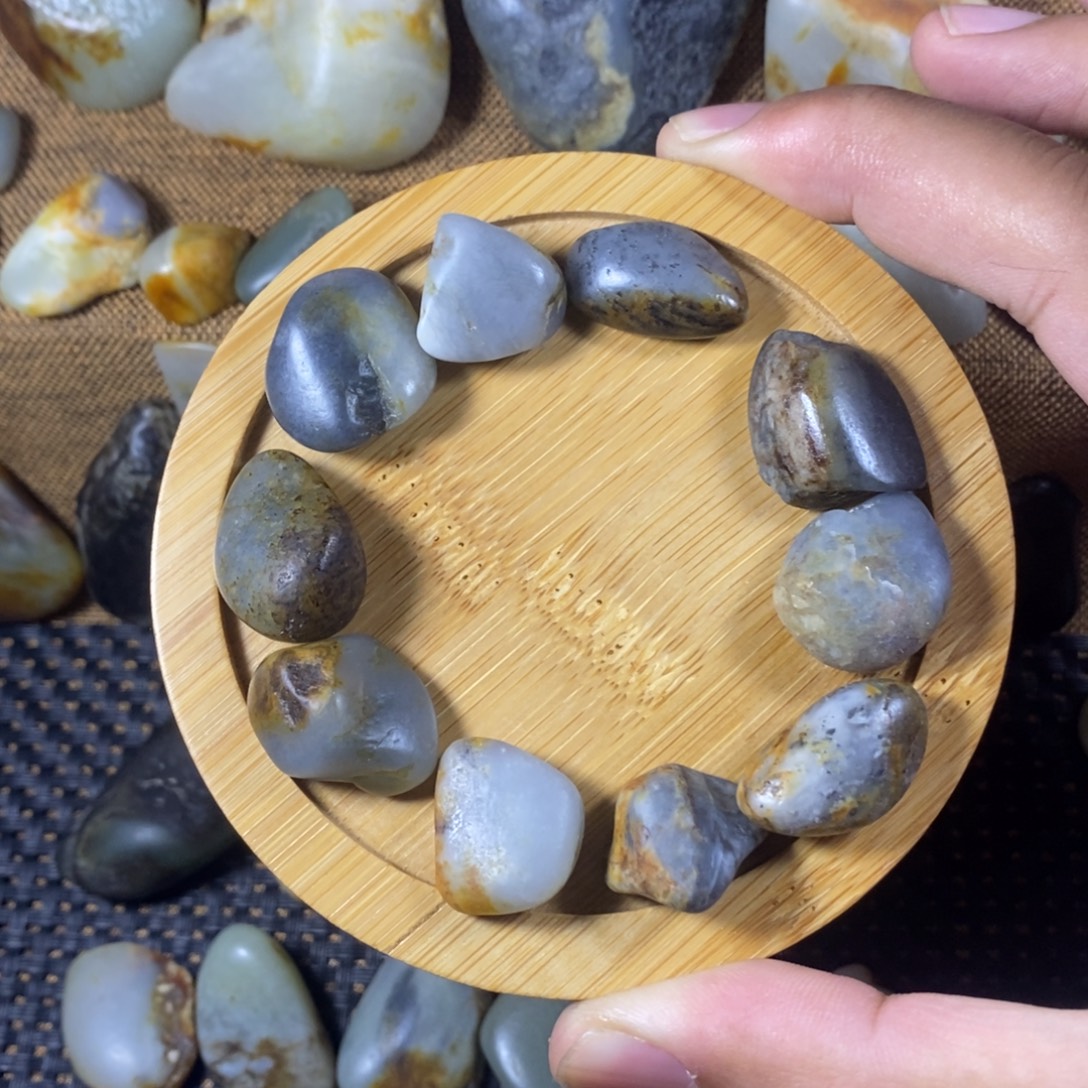 和田玉（糖玉）未镶嵌挂件
