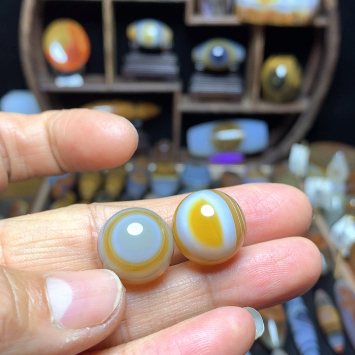 未镶嵌颈饰玛瑙/玉髓西*