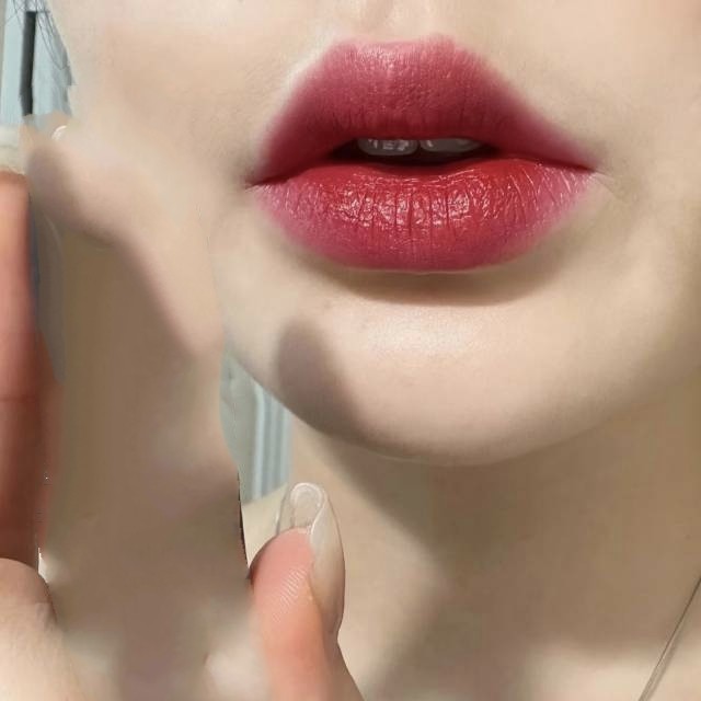 妹妹 俄罗斯红唇膏#612