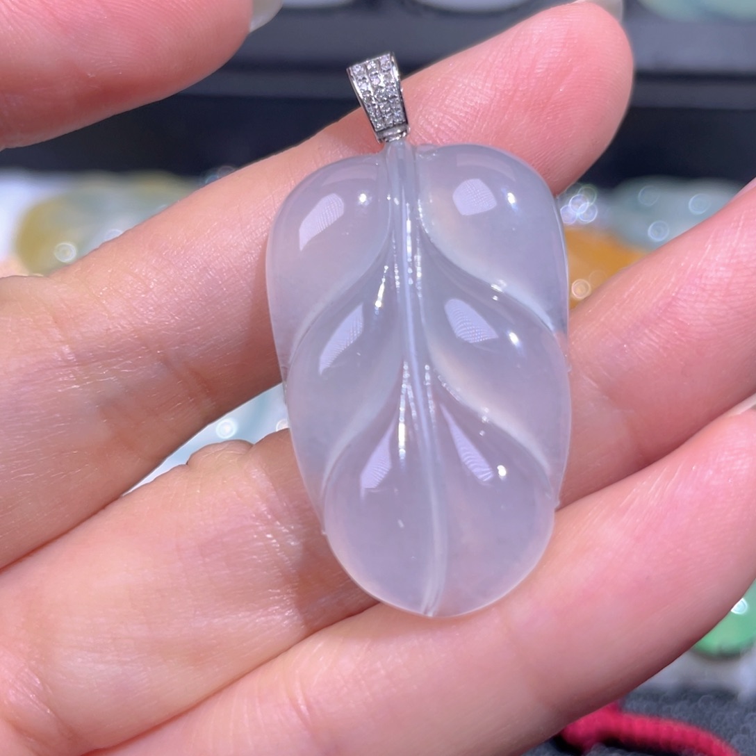 颈饰18K金镶嵌翡翠翡翠