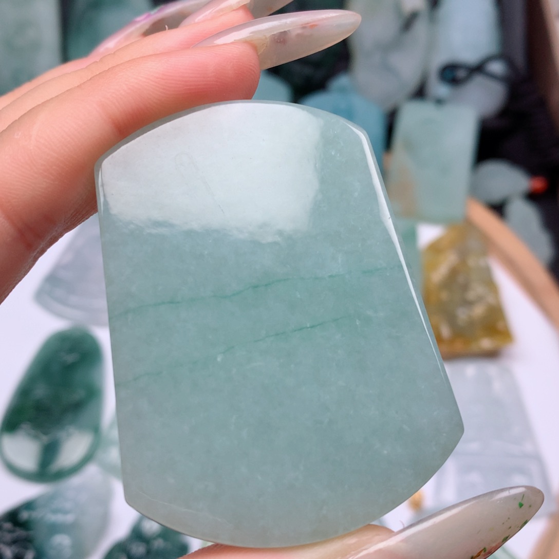 【闪购商品】翡翠颈饰未镶嵌无事牌