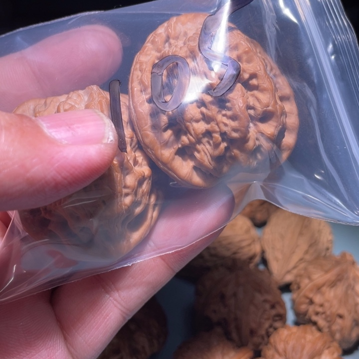 文玩核桃吊坠105呃呃呃