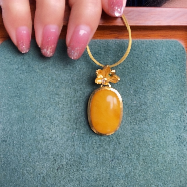 蜜蜡银S925镶嵌颈饰吊坠