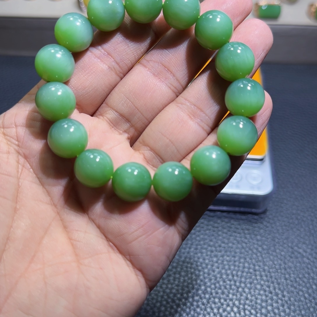 和田玉（碧玉）手链未镶嵌T****。