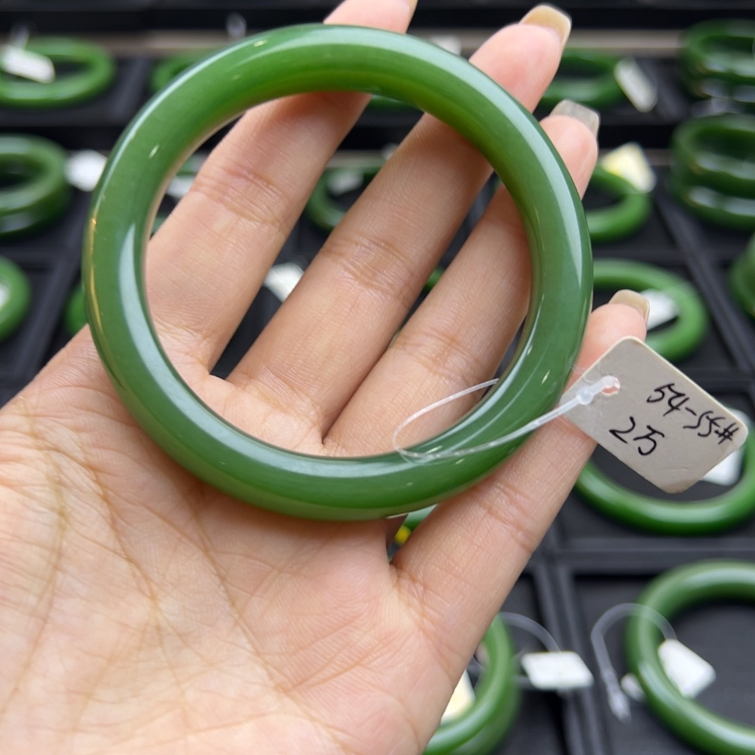 和田玉（碧玉）未镶嵌手镯