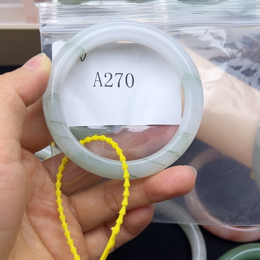 石英质玉未镶嵌手镯