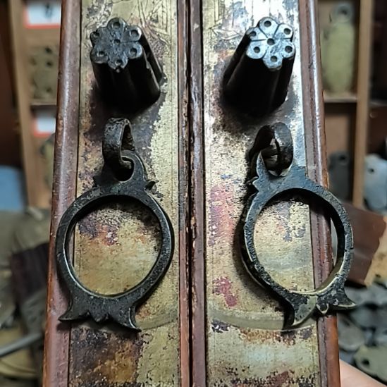 木***3硅胶拉手一对，包浆自然