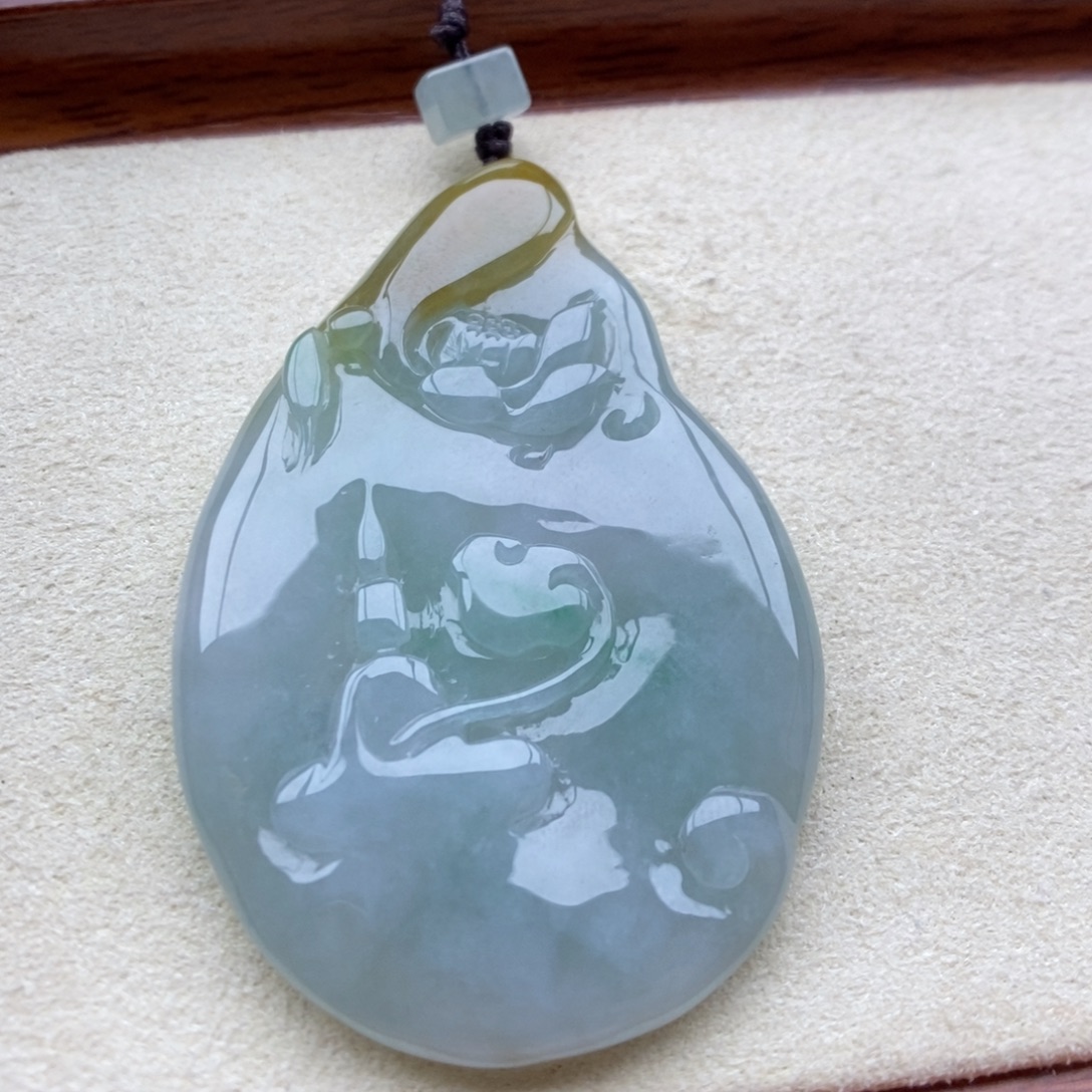 翡翠未镶嵌颈饰吊坠