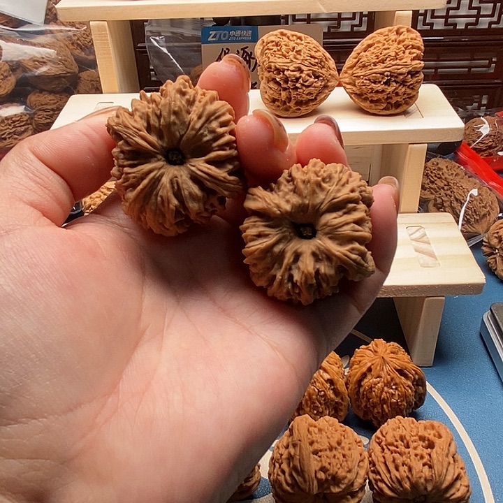 Y***s吊坠文玩核桃南疆