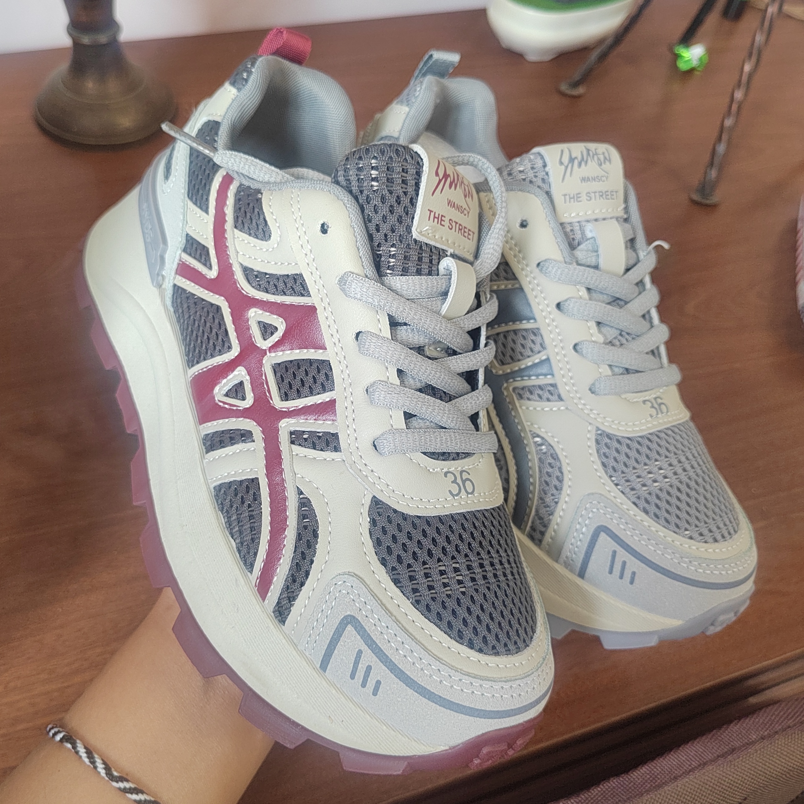 2025休闲款时尚鞋百搭款买一送一888