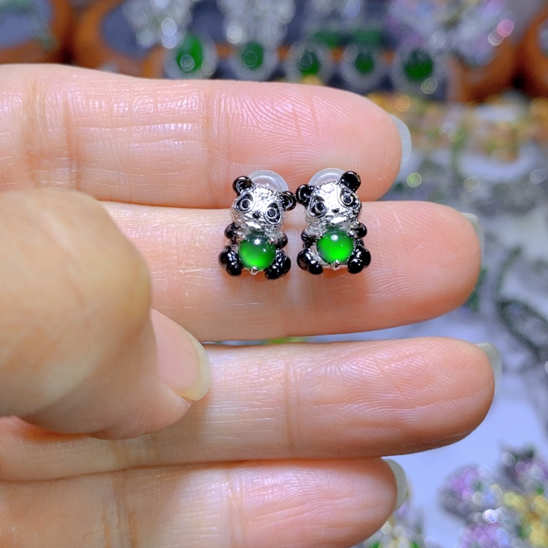 翡翠颈饰银S925镶嵌天然翡翠