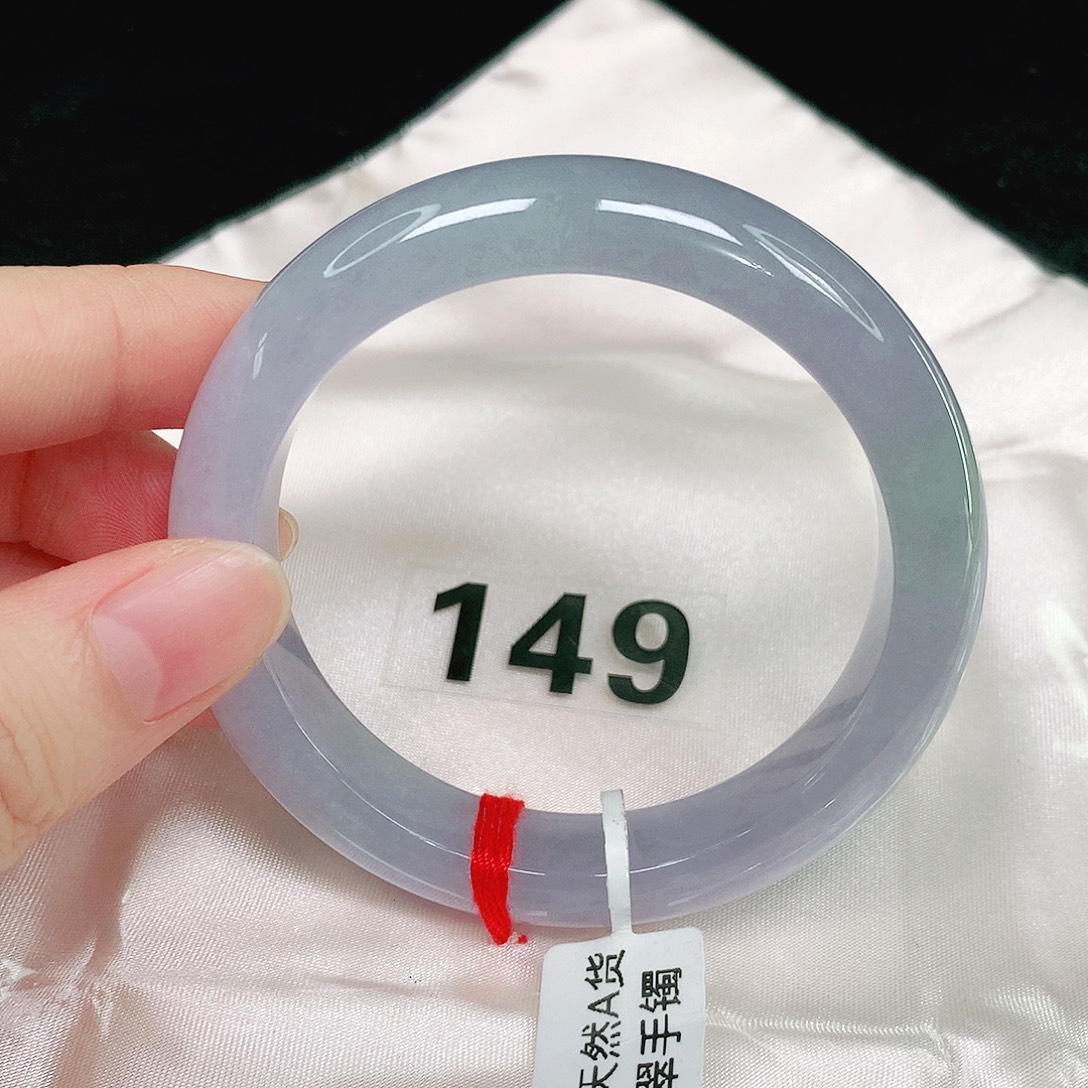 翡翠手镯未镶嵌翡翠手镯未镶嵌