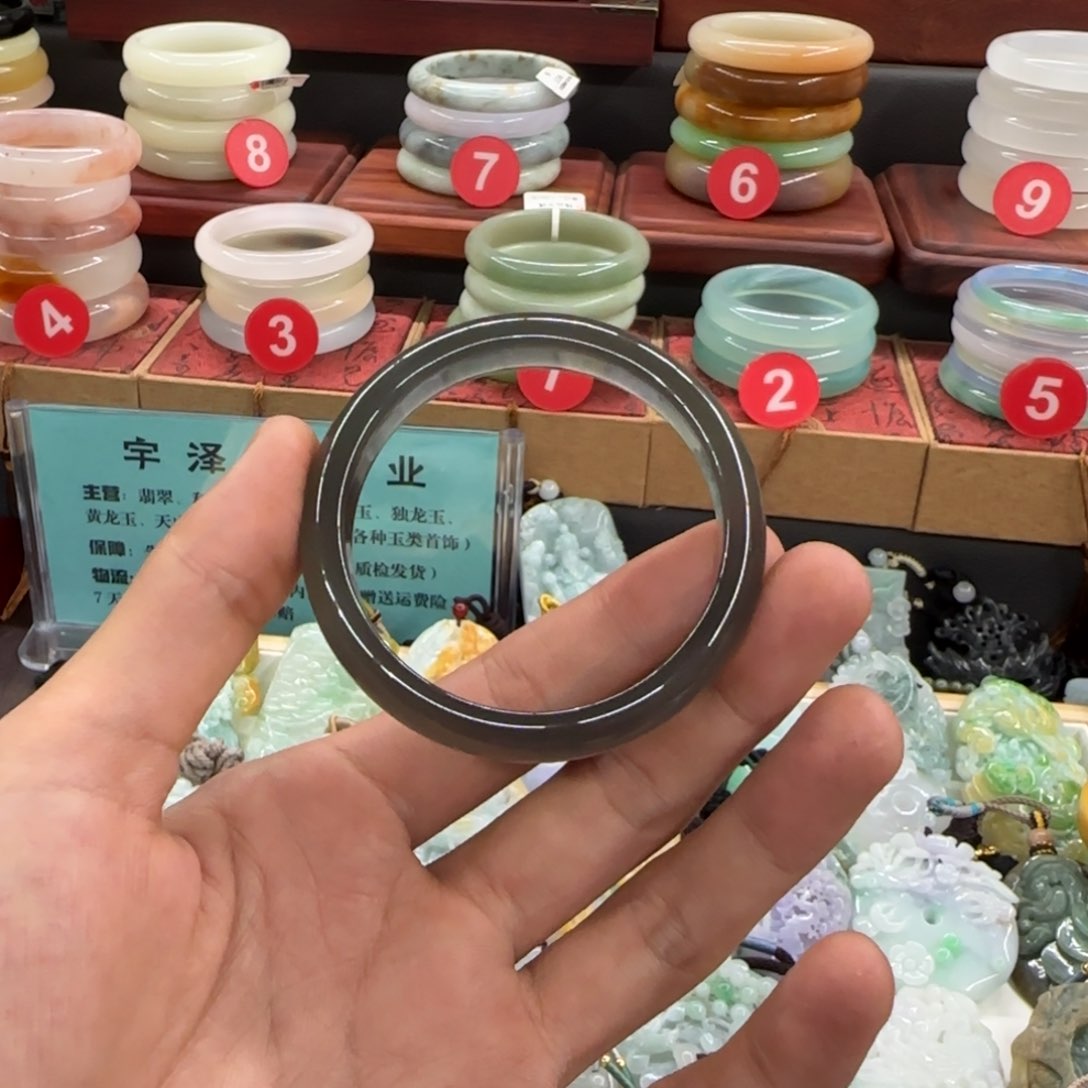 玛瑙/玉髓手镯未镶嵌