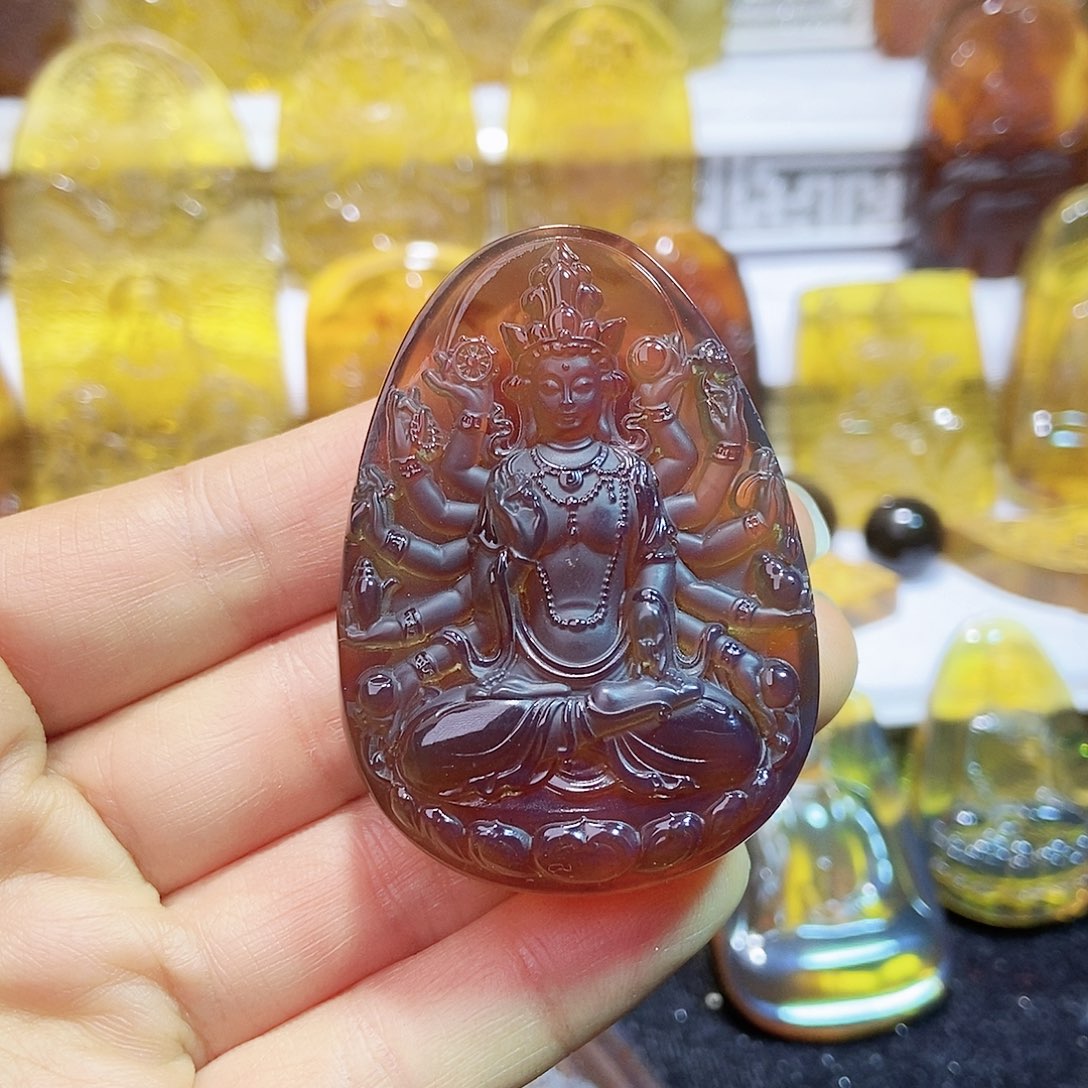 琥珀颈饰未镶嵌千手观音