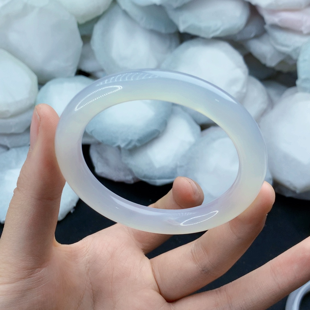 玛瑙/玉髓手镯未镶嵌5859