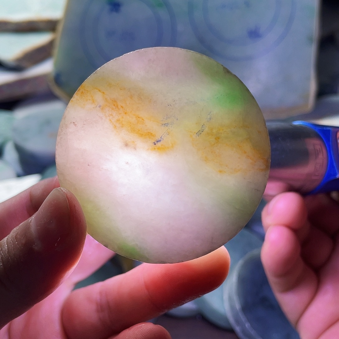 翡翠未镶嵌颈饰毛料9