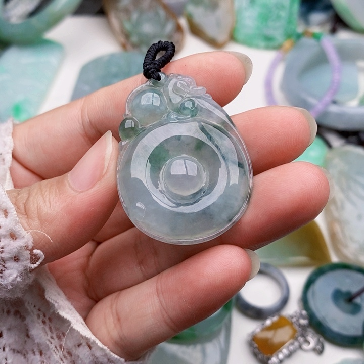 颈饰未镶嵌翡翠遗***真福贝