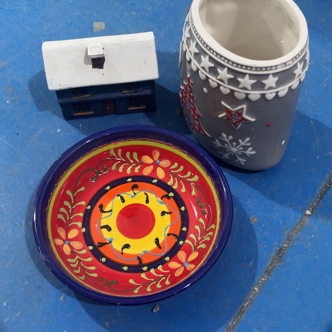 摆件高**发 磕碰。封釉。     