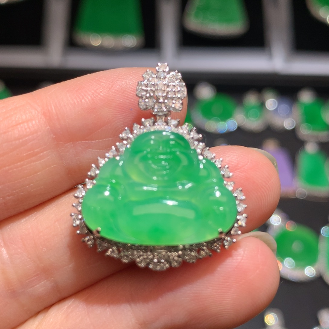 翡翠颈饰18K金镶嵌翡翠