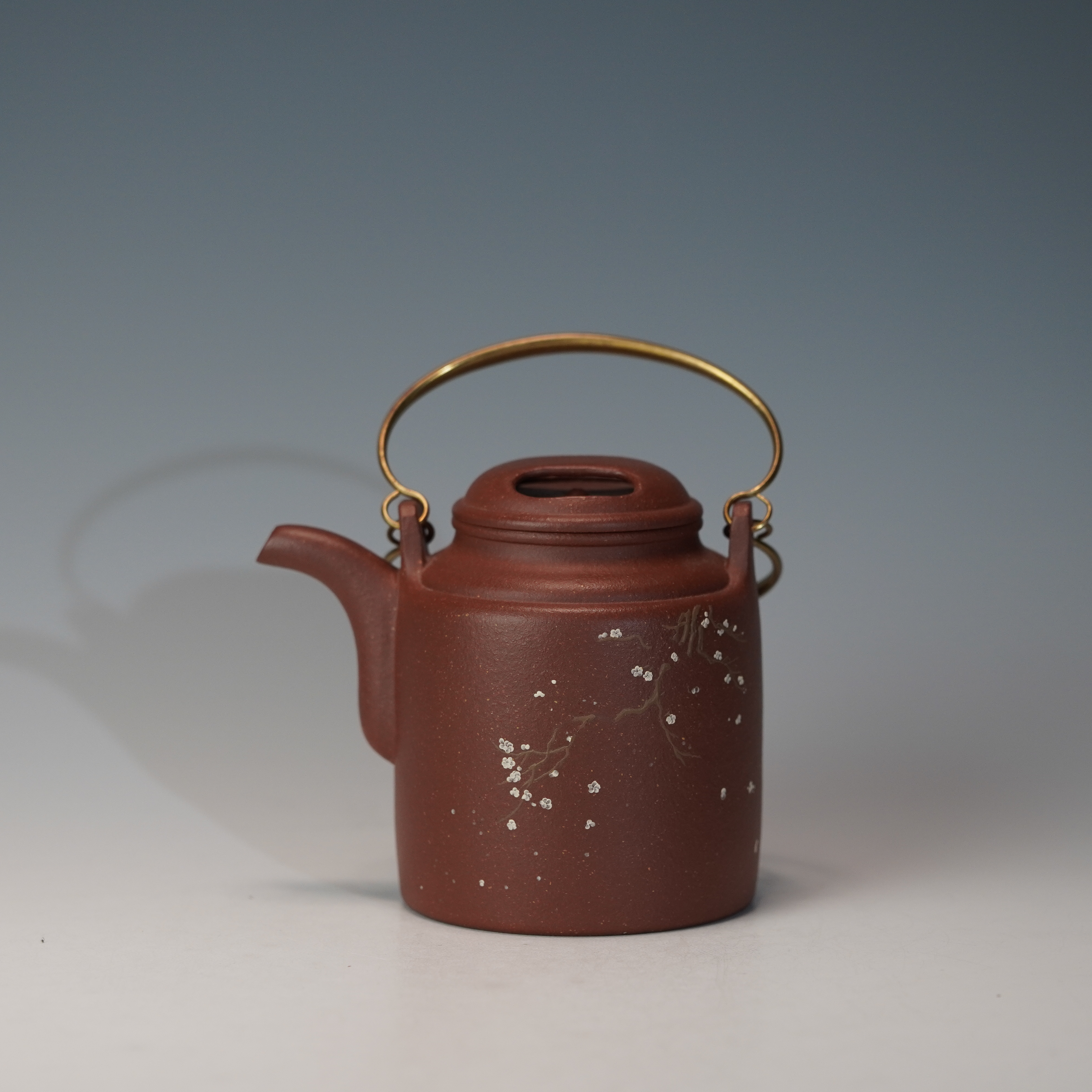 lot.21117 吴春蘭 降坡泥洋桶壶 230cc