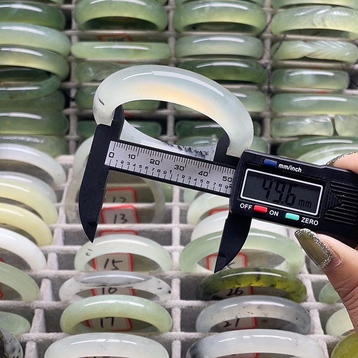 蛇纹石玉未镶嵌手镯14