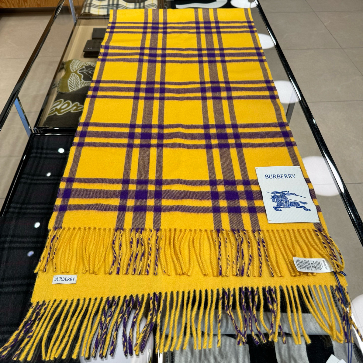 未使用 BURBERRY/博柏利 男女款100%羊绒经典条纹围巾 210*50