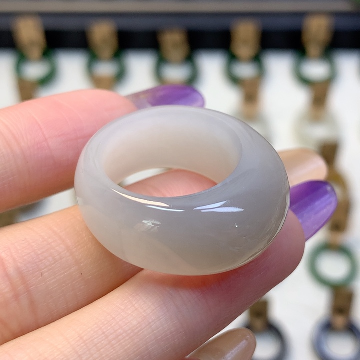 和田玉戒指未镶嵌丁香紫馒头