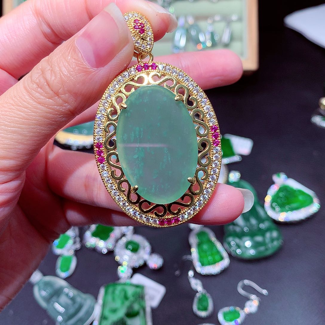 【闪购商品】翡翠吊坠(不含链)未镶嵌