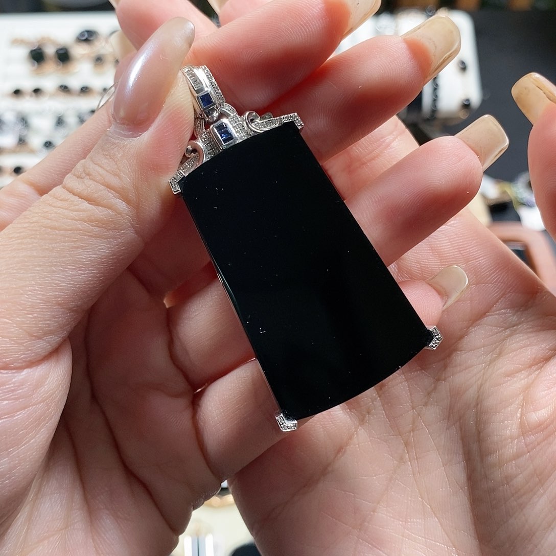 翡翠颈饰18K金镶嵌姜**❤1。  