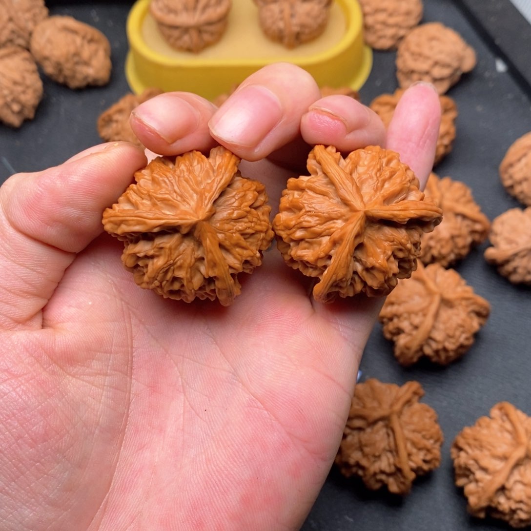 文玩核桃吊坠M***?38球奔