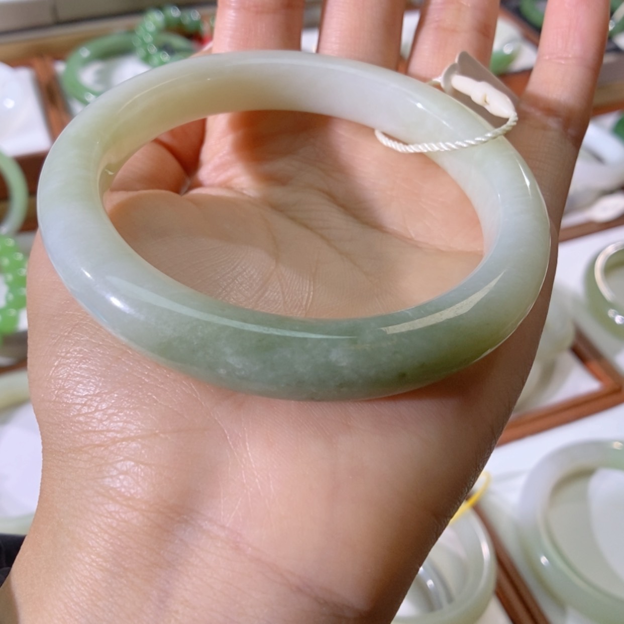 【闪购商品】未镶嵌手镯和田玉