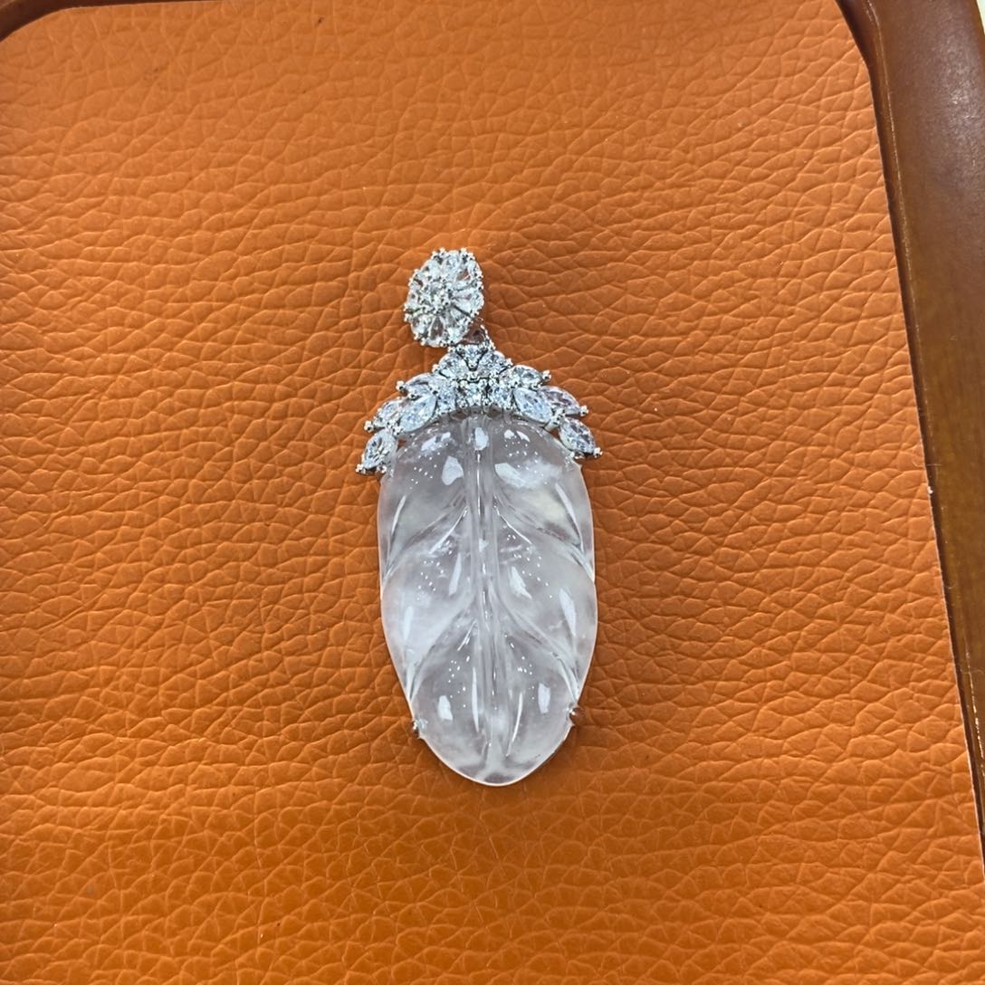 石英质玉吊坠(赠链)银S925镶嵌婷*～